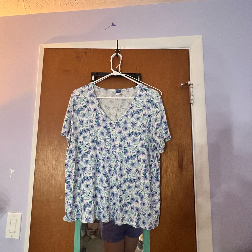 NWT old navy luxe floral tee